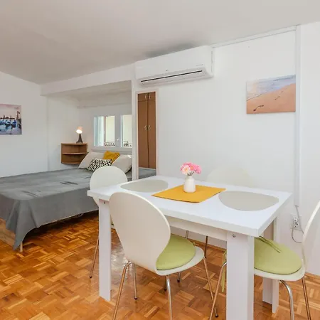 Appartement 1 Bedroom Cozy In Nin