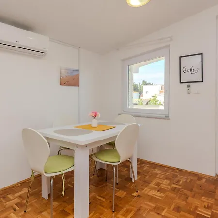 1 Bedroom Cozy In